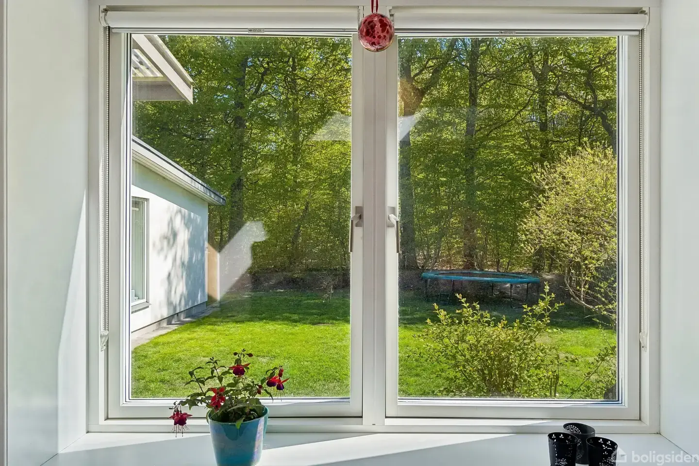 Sjældent udbudt villa med låge direkte til skoven