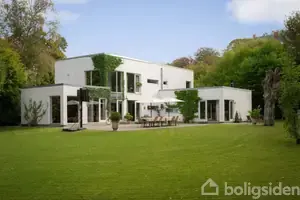 Villa på Holmevej 9, 2950 Vedbæk