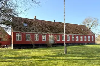 Landejendom på Haregade 25, Aakirkeby, 3720 Aakirkeby