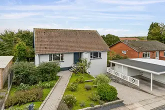 Villa på Solsiden 11, Næsby, 5270 Odense N