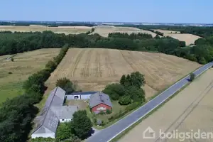 Landejendom på Hammershøjvej 14, 8990 Fårup