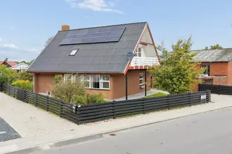 Villa på Stationsvej 34, 9970 Strandby