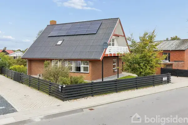 Villa på Stationsvej 34, 9970 Strandby