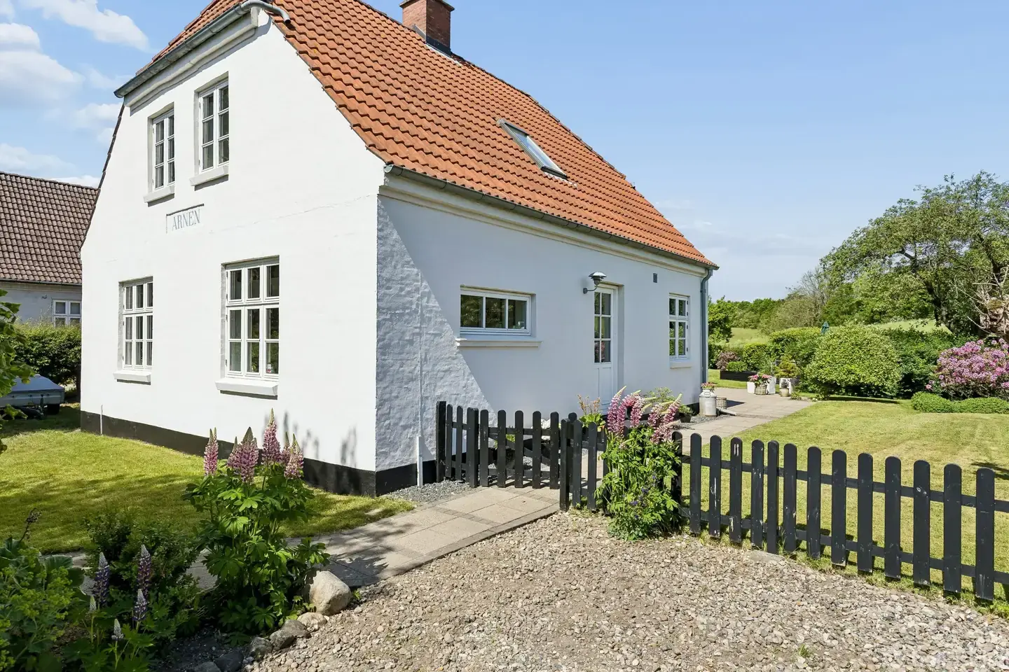 Charmerende murermestervilla med udsigt til åbne marker
