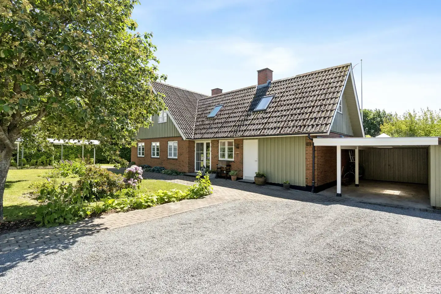 Velindrettet villa uden bopælspligt i Pedersker