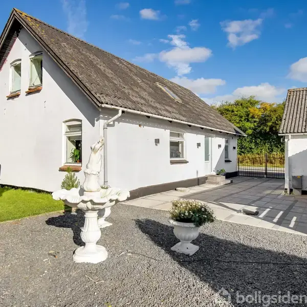 Villa, Vejstruprød Landevej 20, 6093 Sjølund