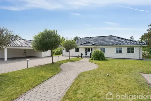 Villa på J Weinkouffsvej 2, 9850 Hirtshals