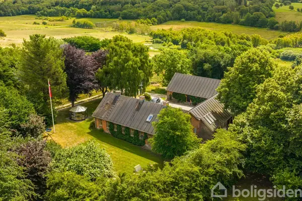 Landejendom på Korreborgvej 31, 8850 Bjerringbro