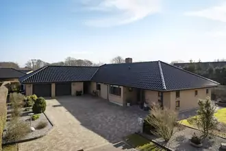 Villa på Golfvænget 8, 9800