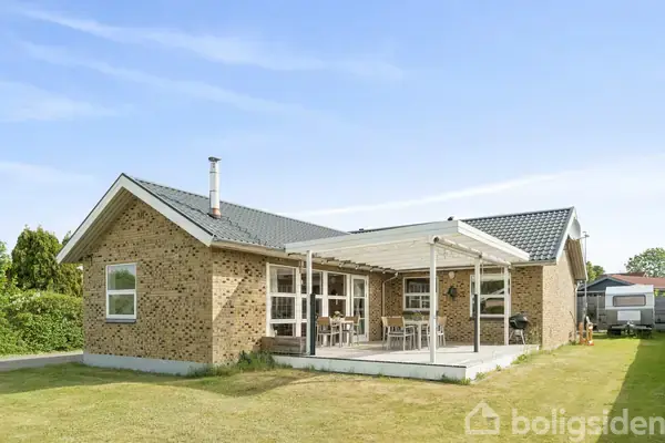 Villa på Bøgevej 37, 8382 Hinnerup