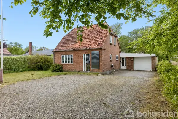 Naturskøn beliggenhed med udsigt til Kongeåen!