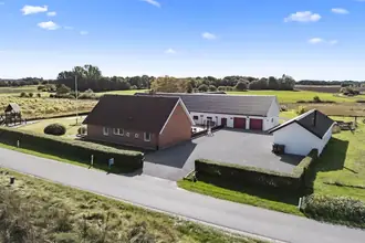 Landejendom på Hollenstedvej 3, Ørum, 9320 Hjallerup