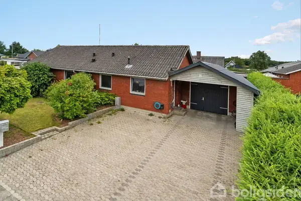Villa på Gøgevej 8, 8723 Løsning