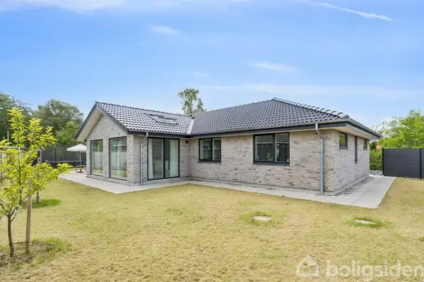 Villa på Mødalvej 2, 8471 Sabro