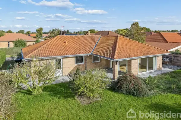 Villa på Pandebjergvej 106, 4800 Nykøbing F