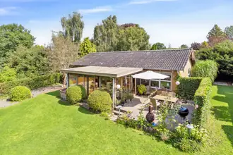 Villa på Sønderbyvej 30, Agtrup, 6091 Bjert