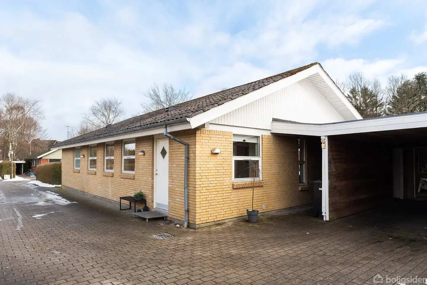 Familievenlig villa med stor udestue og rolig beliggenhed