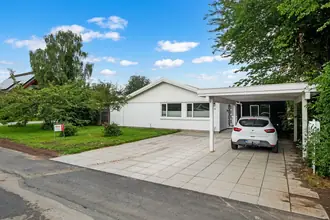 Villa på Vårgyvelvej 8, 2690 Karlslunde