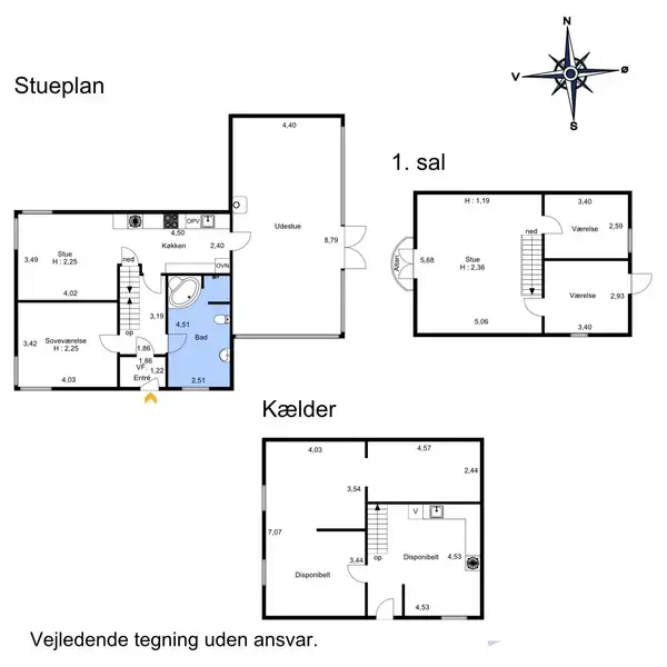 Plantegning viser tre niveauer: stueplan med køkken og bad, 1. sal med værelser, og kælder med disponibelt rum. Nordsymbol viser retning. Tekst: "Vejledende tegning uden ansvar."