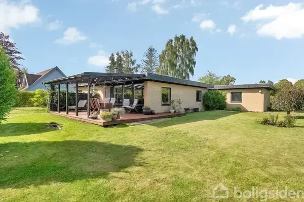 Villa på Møgelgårdsvej 36, 8520 Lystrup