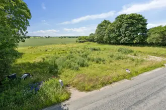 Landejendom på Broholmsvej 22, Aversi, 4690 Haslev
