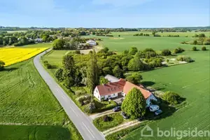 Landejendom på Nakkedamsvej 110, 4050 Skibby