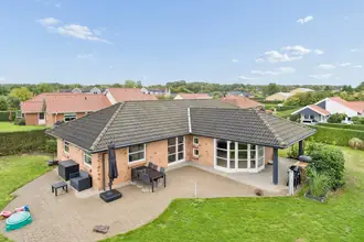 Villa på Jernaldervej 6, Søften, 8382 Hinnerup