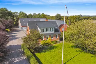 Landejendom på Flarupvej 21, Nr Vinge, 8830 Tjele