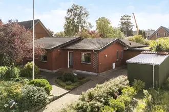 Villa på Præstelunden 8, 7330 Brande
