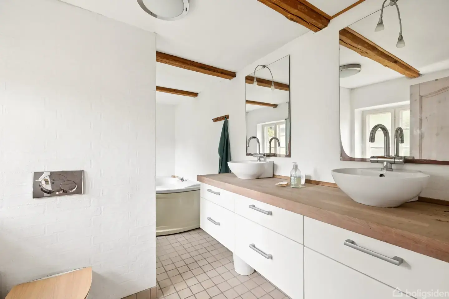 Landlig idyl med plads, natur og charme - Visning 4