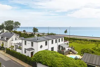 Villa på Strandvejen 320, 2930 Klampenborg