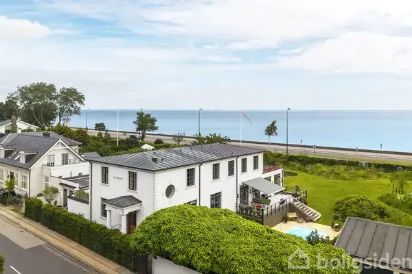 Villa på Strandvejen 320, 2930 Klampenborg