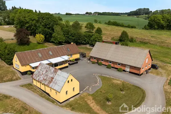 Landejendom på Rosendalevej 20, 3790 Hasle