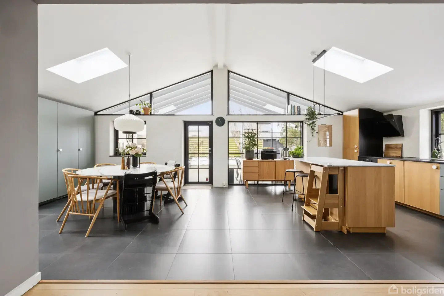 Istandsat etplansvilla lige ved vandet