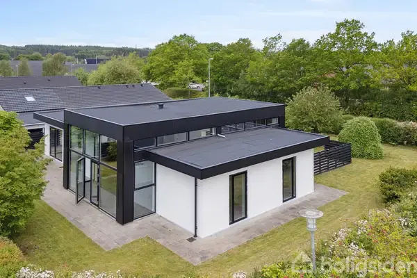 Villa på Tybjergvej 2, 8382 Hinnerup