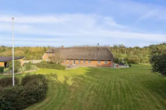 Landejendom på Holstebrovej 92, Hee, 6950 Ringkøbing