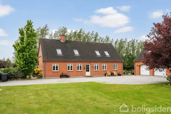 Landejendom på Buksbomvej 8, 9700 Brønderslev