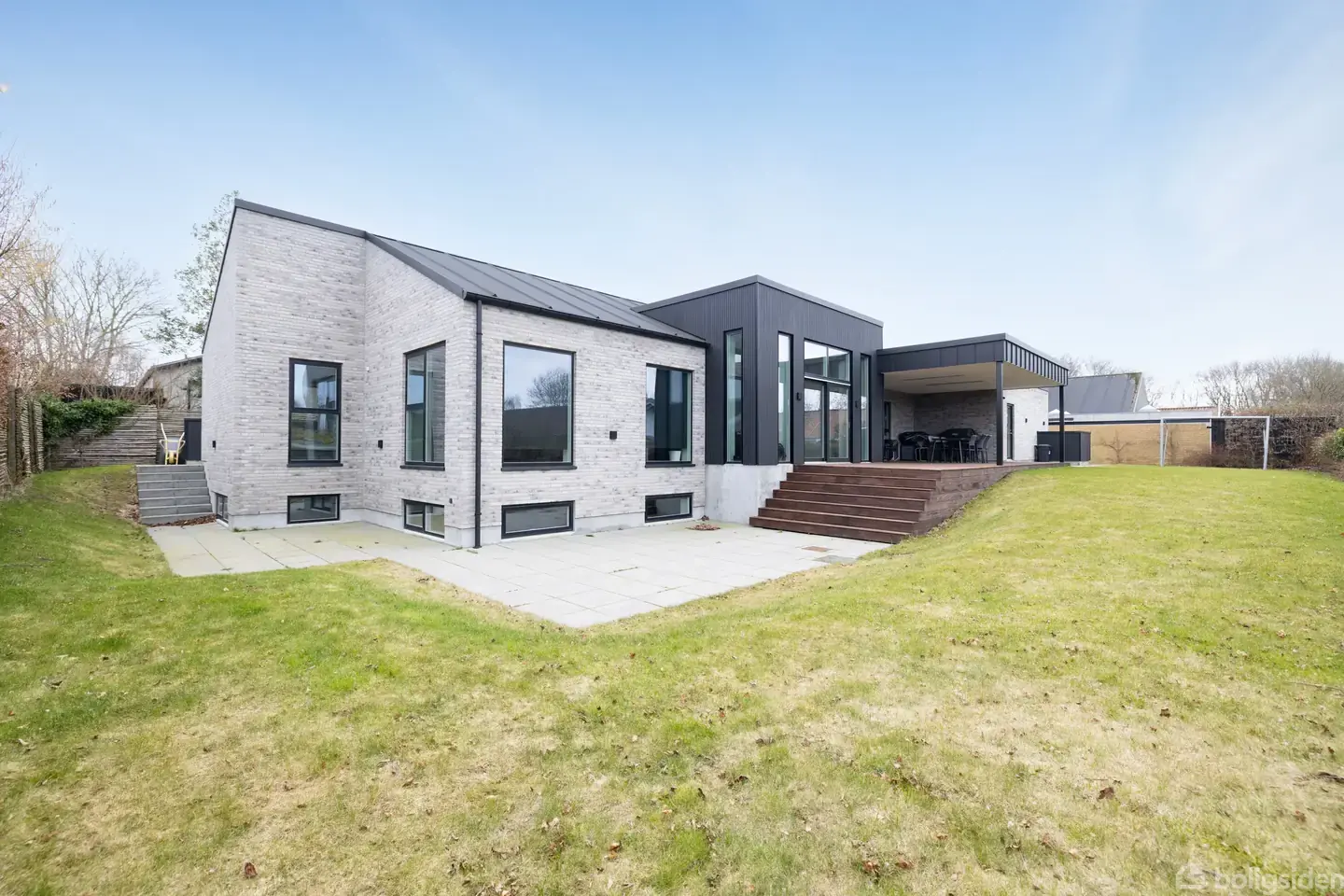 Moderne kvalitetsvilla med 281 etagemeter