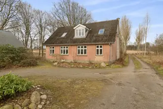 Landejendom på Rolighedsvej 5, Vroue, 7800 Skive