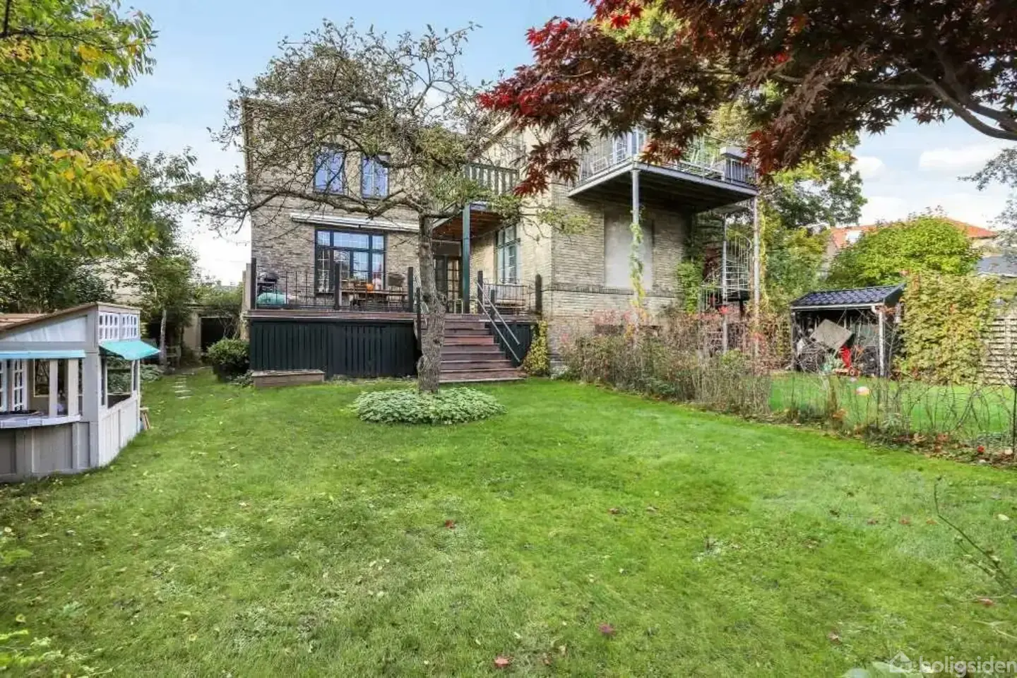 Enestående villalejlighed med egen have – sjælden perle på Frederiksberg C