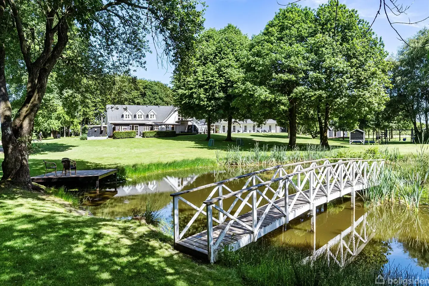 En sjælden mulighed for at leve af gæstfrihed, Ansager