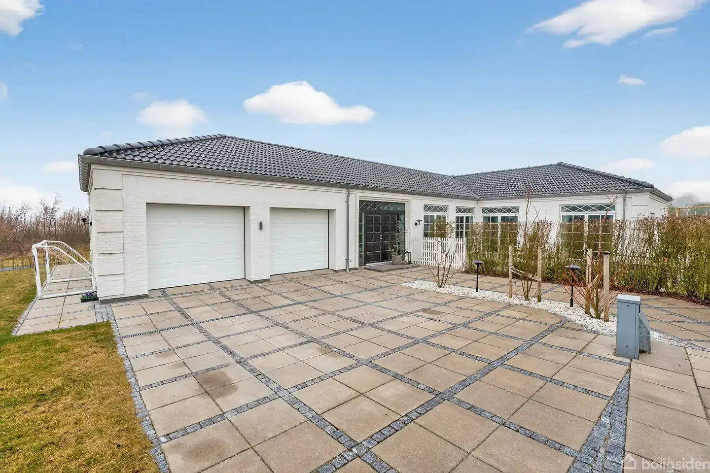 HERSKABELIG ELEGANCE I ET PLAN – EN SJÆLDEN PERLE I FREJLEV