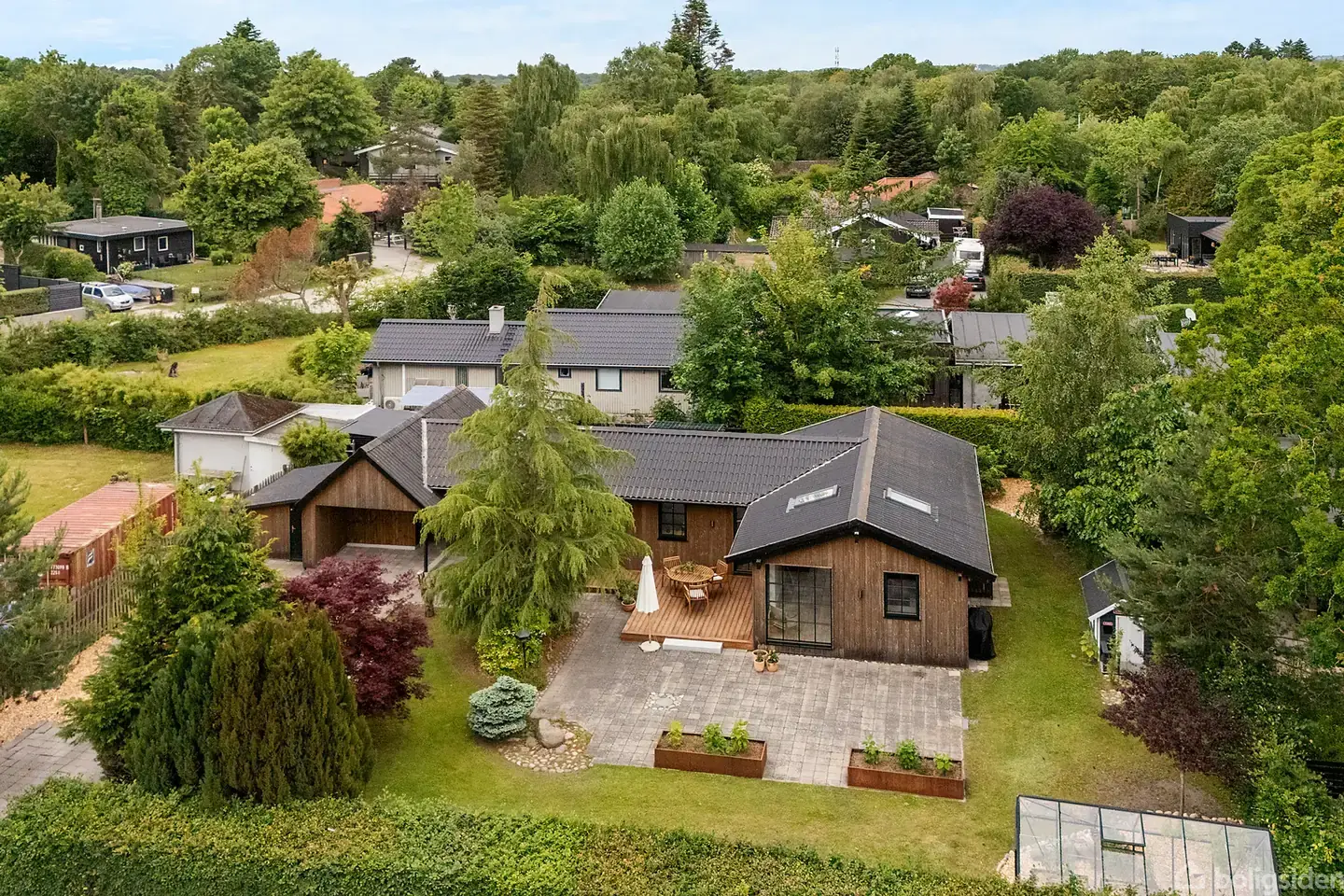 Flot og renoveret villa beliggende i Skæring i skønne omgivelser og dejlige udearealer
