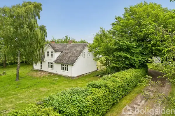 Villa på Hvalpsundvej 13, 9240 Nibe