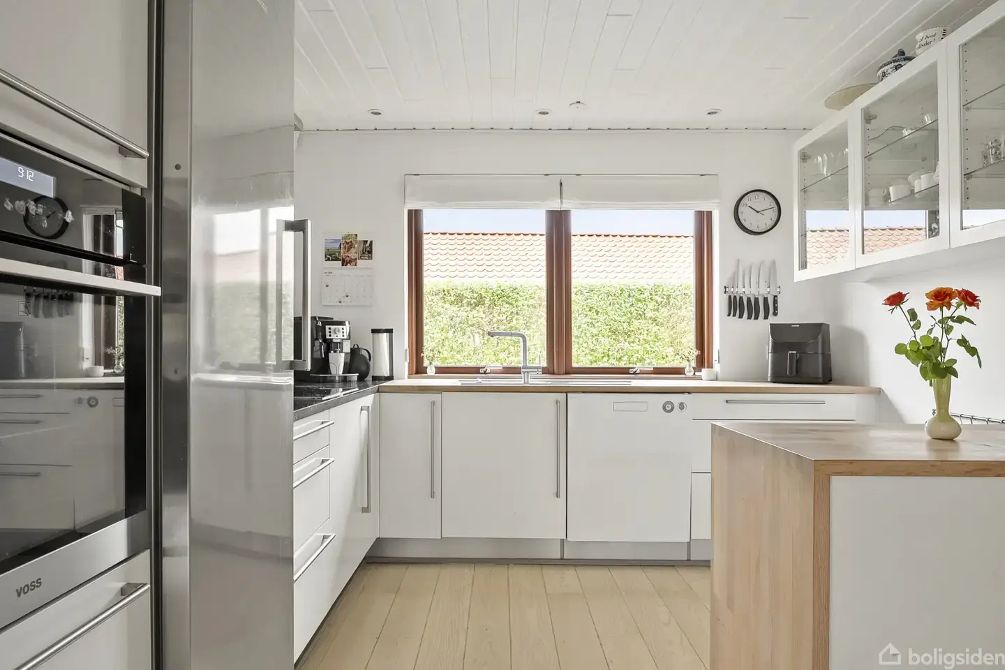 Lys og velholdt villa i det populære Højvangskvarter - Visning 3