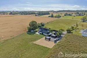 Landejendom på Fløjstrupvej 163, 8330 Beder