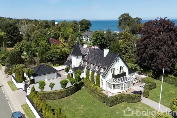 Villa på Vedbæk Strandvej 492, 2950 Vedbæk