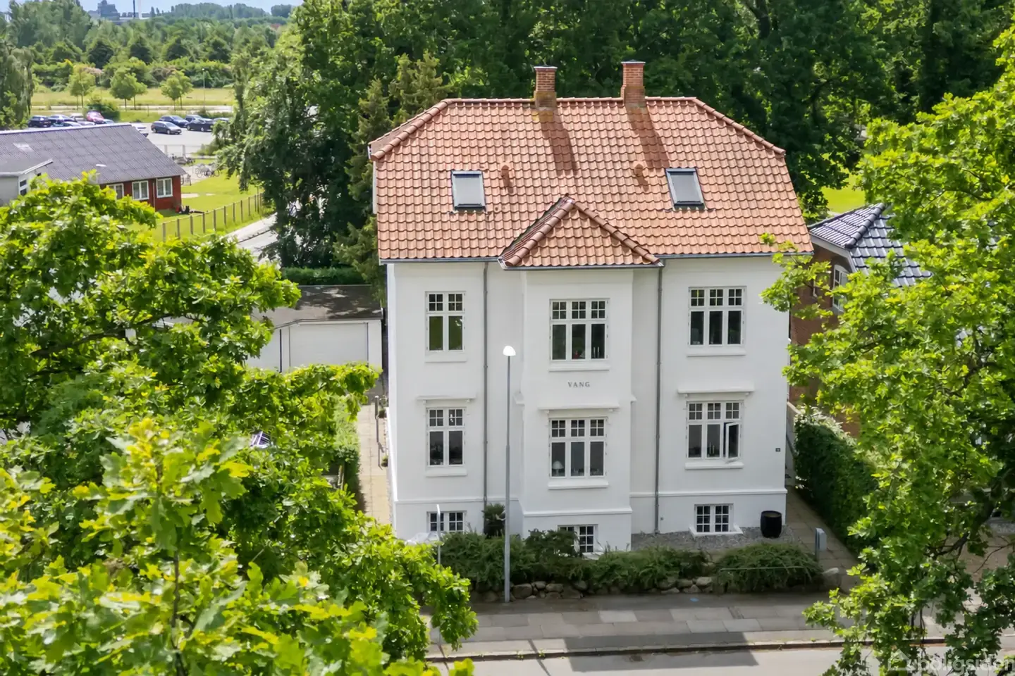Smuk og komplet opdateret patriciervilla