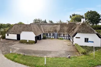 Landejendom på Strandbyvej 2, Sarup Mark, 5683 Haarby