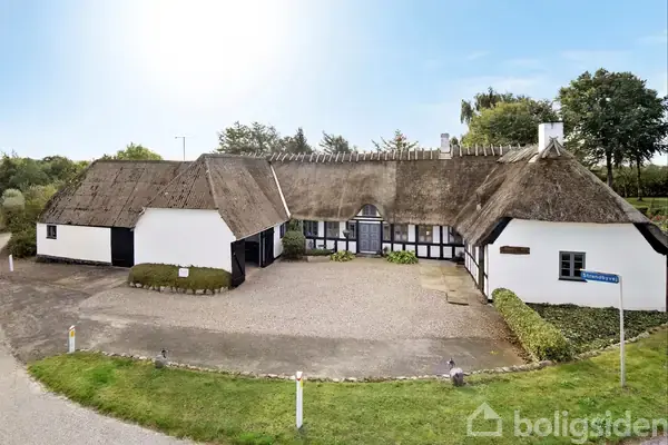 Landejendom på Strandbyvej 2, 5683 Haarby